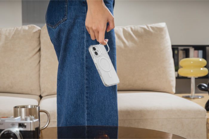 SwitchEasy LenStand M Protective Case for iPhone 17 6.3" (2025)