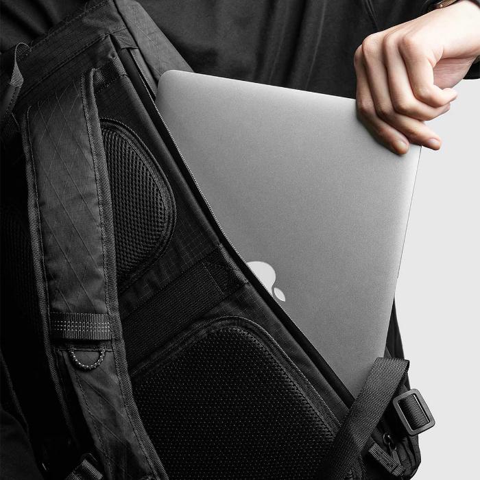 Shop and buy Bitplay Black Series Backpack 28L| KURUMIZ online with great deals and sales prices with fast and safe shipping. KURUMIZ is the largest Singapore official authorised retailer for the largest collection of mobile premium accessories.
