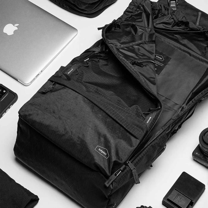 Shop and buy Bitplay Black Series Backpack 28L| KURUMIZ online with great deals and sales prices with fast and safe shipping. KURUMIZ is the largest Singapore official authorised retailer for the largest collection of mobile premium accessories.