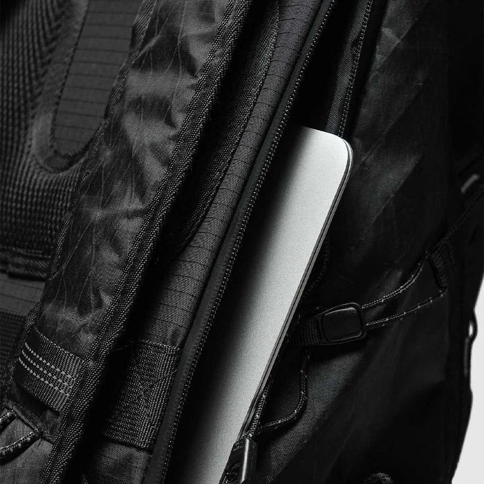 Shop and buy Bitplay Black Series Backpack 28L| KURUMIZ online with great deals and sales prices with fast and safe shipping. KURUMIZ is the largest Singapore official authorised retailer for the largest collection of mobile premium accessories.