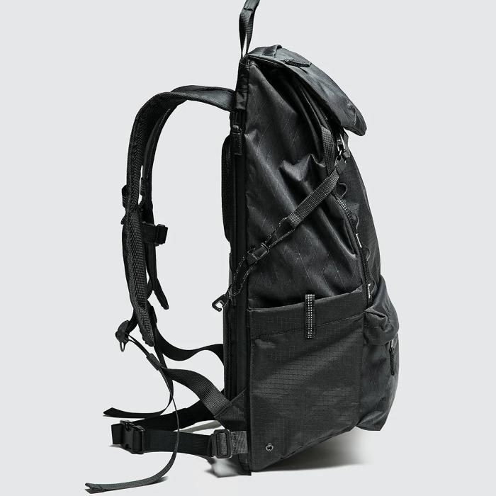 Shop and buy Bitplay Black Series Backpack 28L| KURUMIZ online with great deals and sales prices with fast and safe shipping. KURUMIZ is the largest Singapore official authorised retailer for the largest collection of mobile premium accessories.