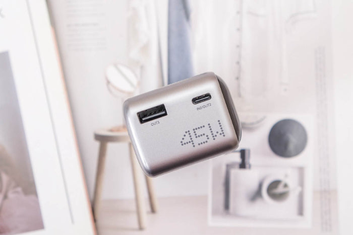 MIIIW M310 Pro 45W 10000mAh Digital Display Fast Charging Power Bank with Built-in Cable